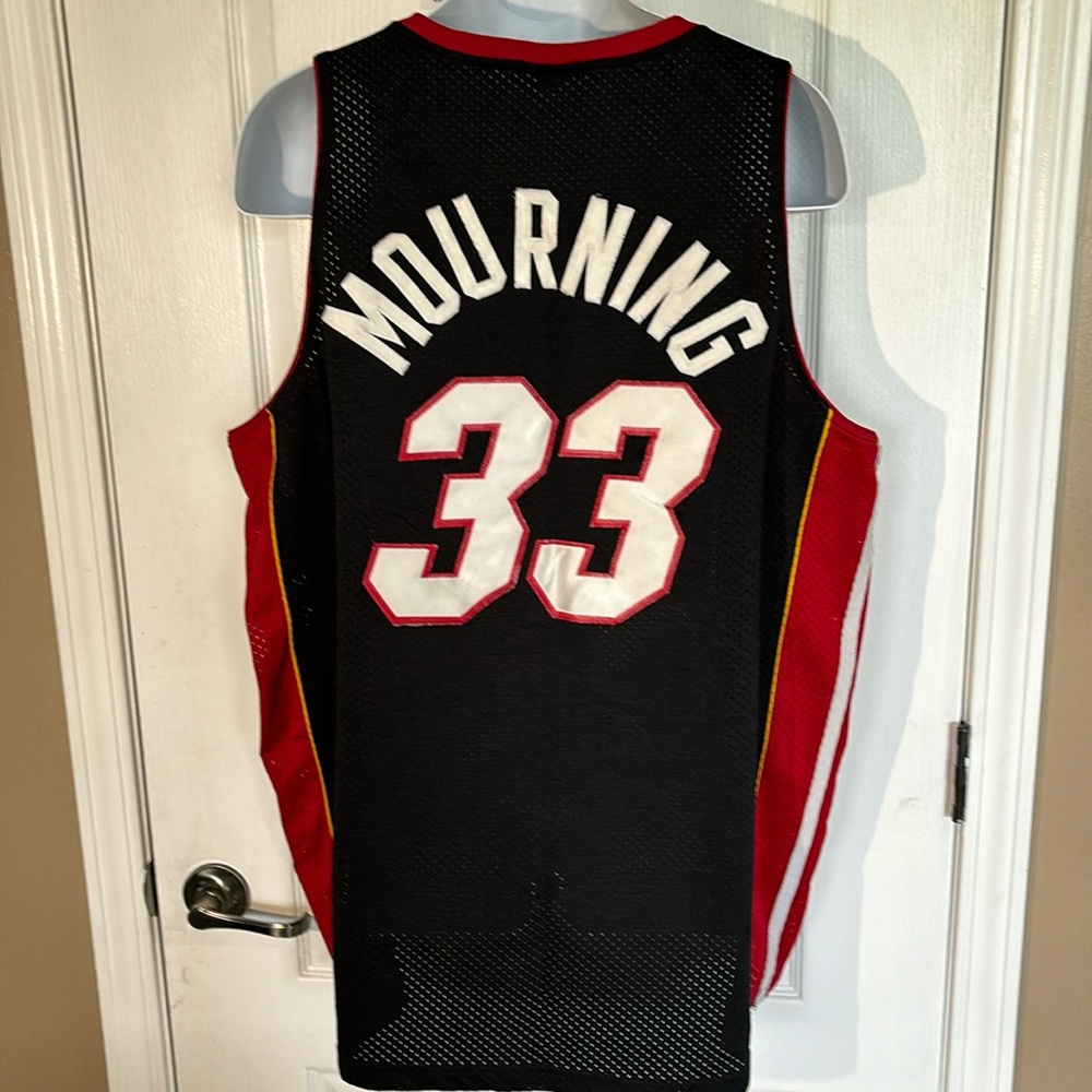 Vintage Nike Alonzo Mourning Miami Heat Jersey